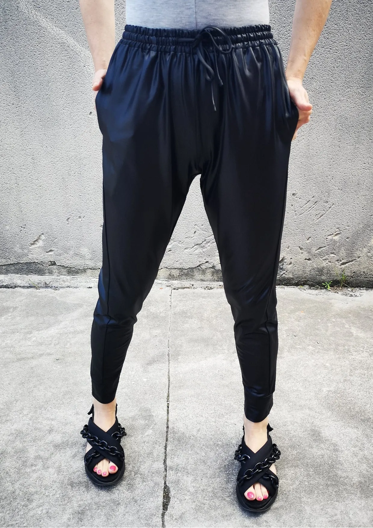 ELEGANT SWEATPANTS - black shiny by BERENIK