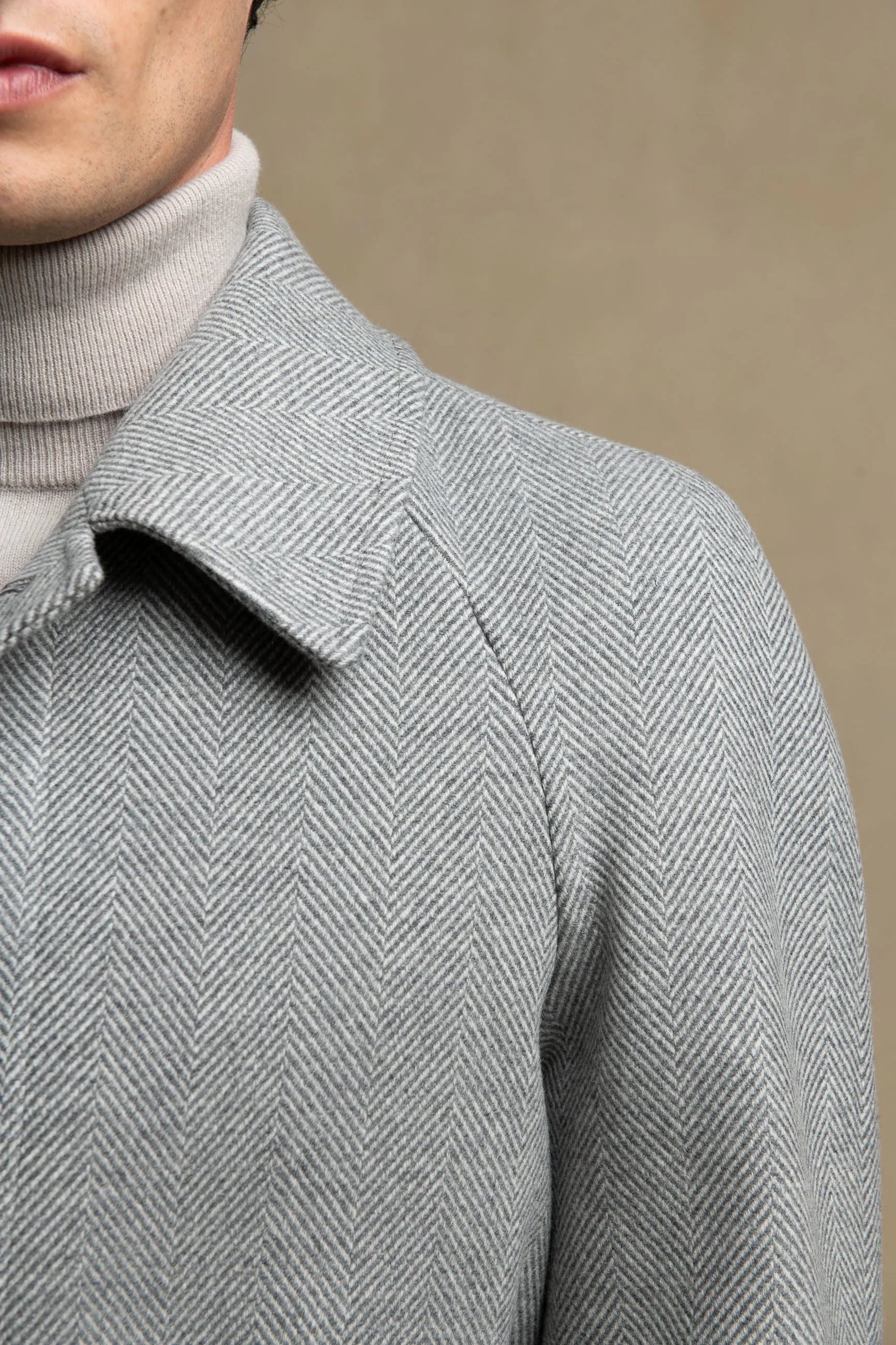 Grey herringbone raglan coat – Made in Italy