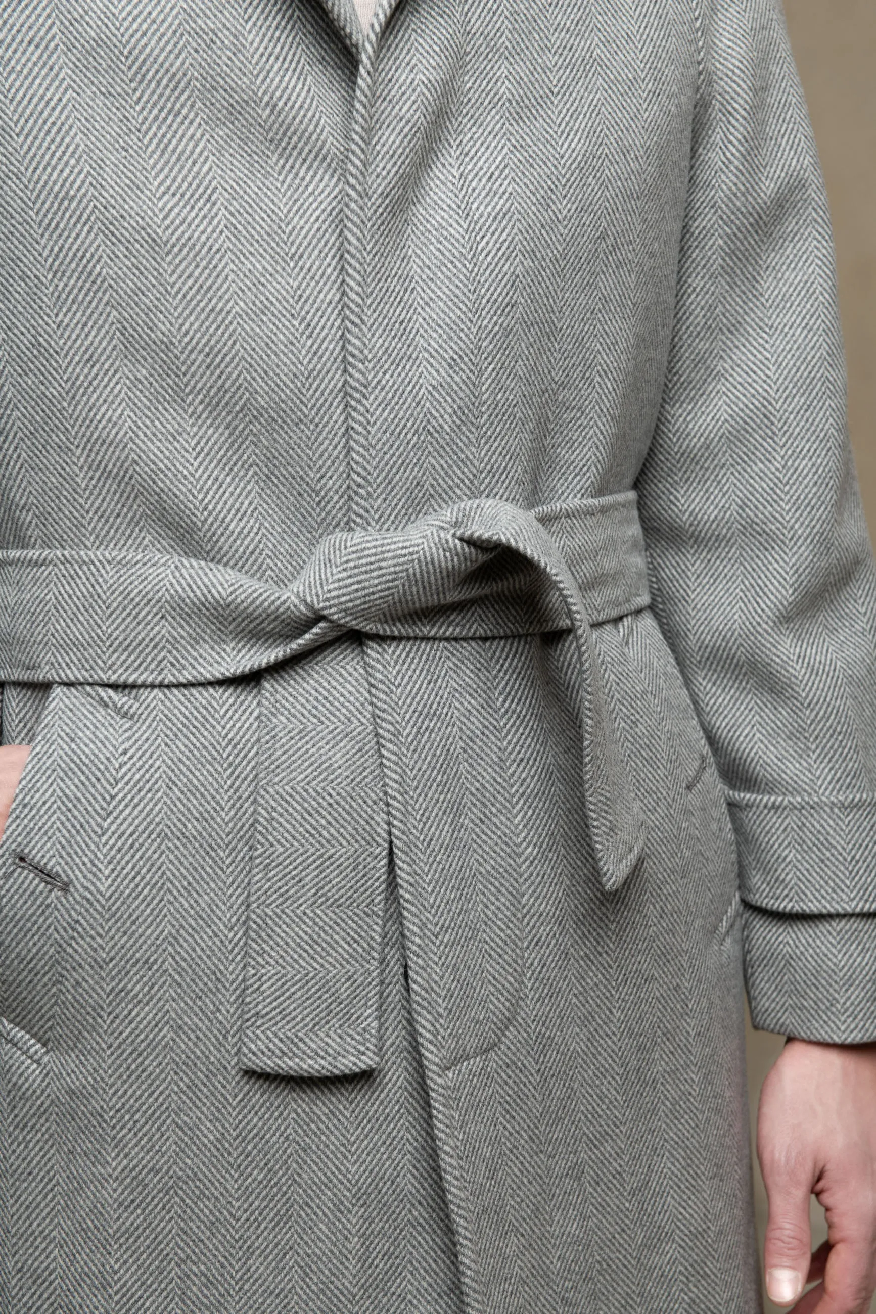 Grey herringbone raglan coat – Made in Italy