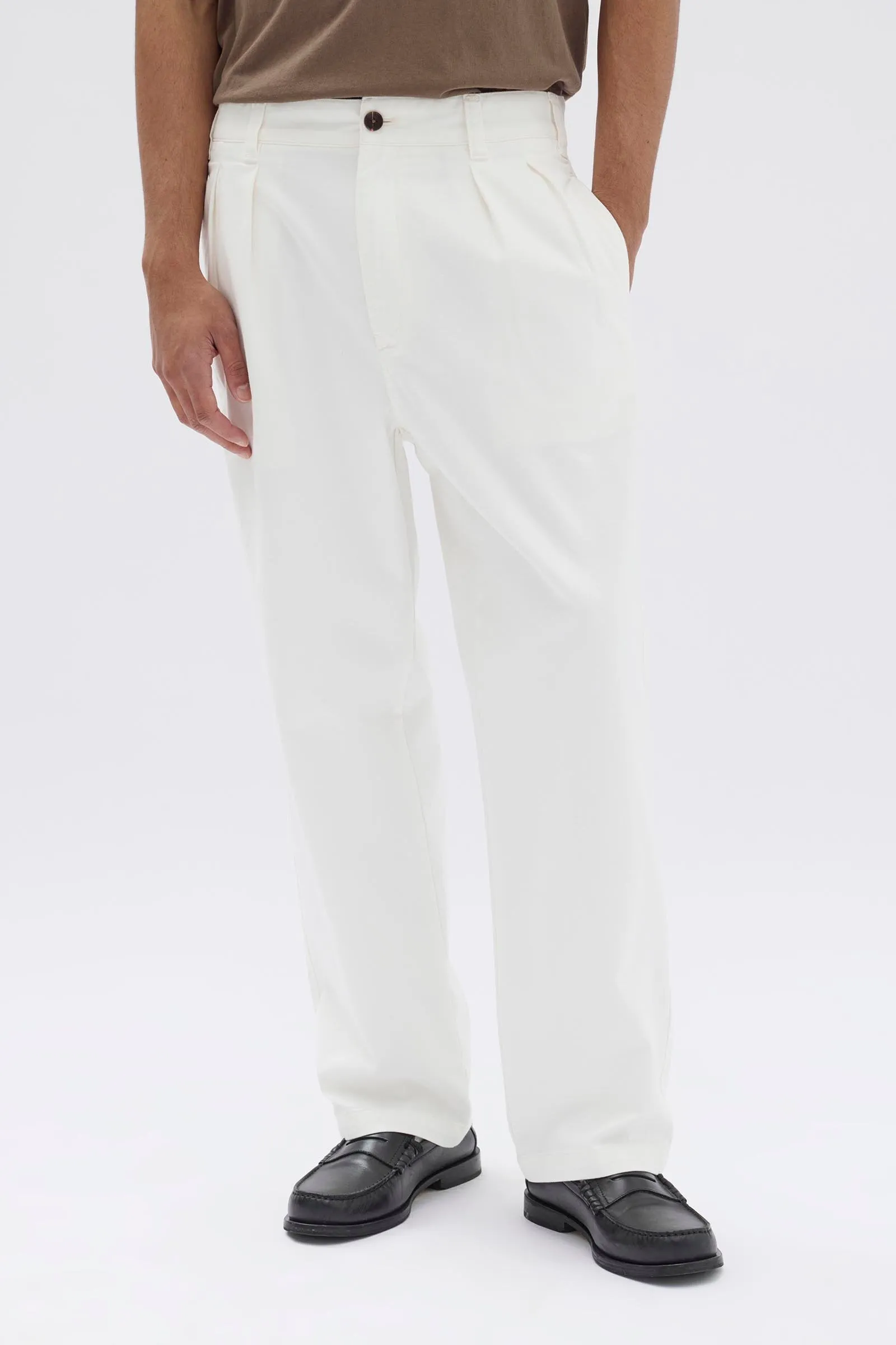 Miles Pleated Chino