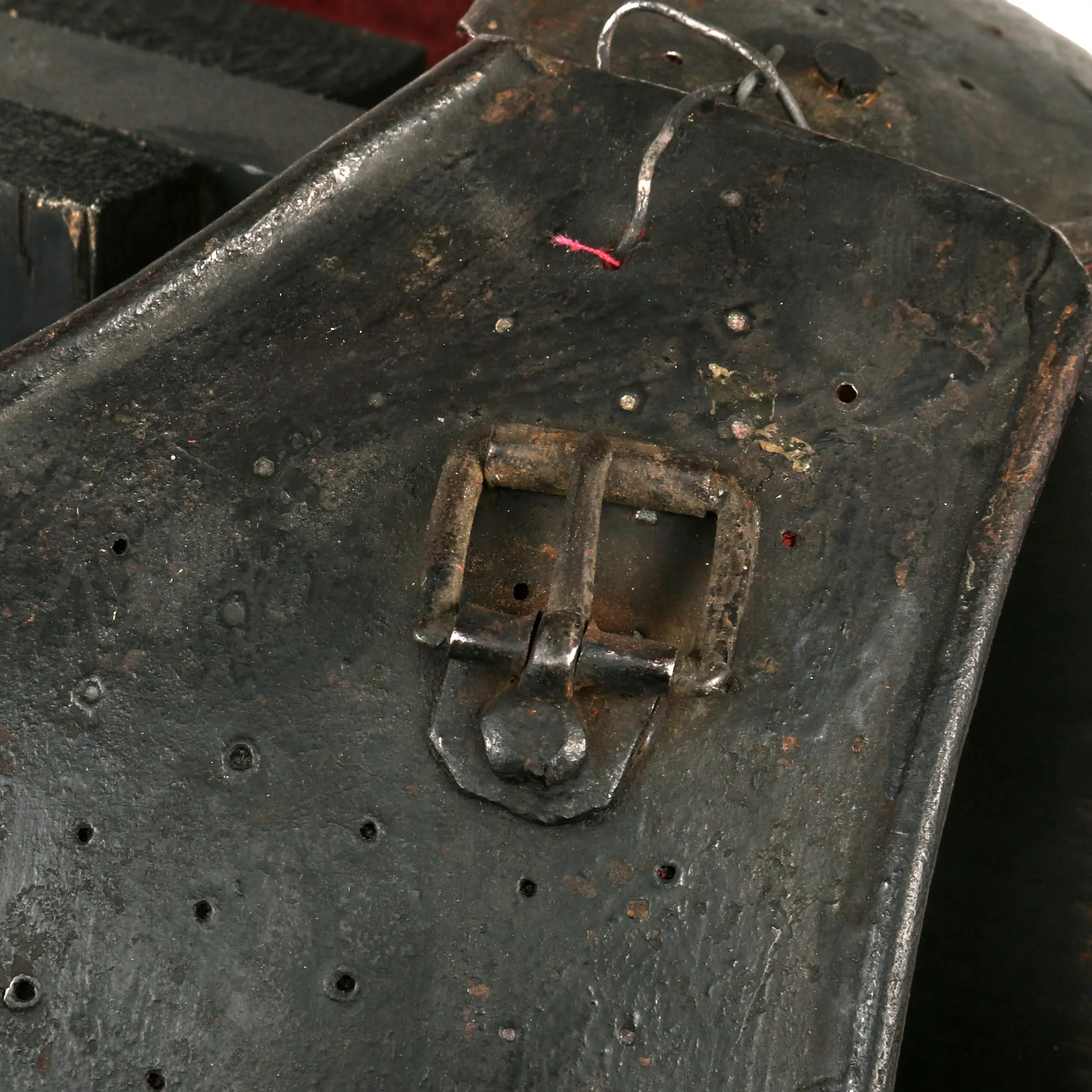 Original 17th Century English Style Lightweight Mounted Trooper Vented Plate Armor Cuirass Set with Faulds - Formerly Part of the A.A.F. Tank Museum