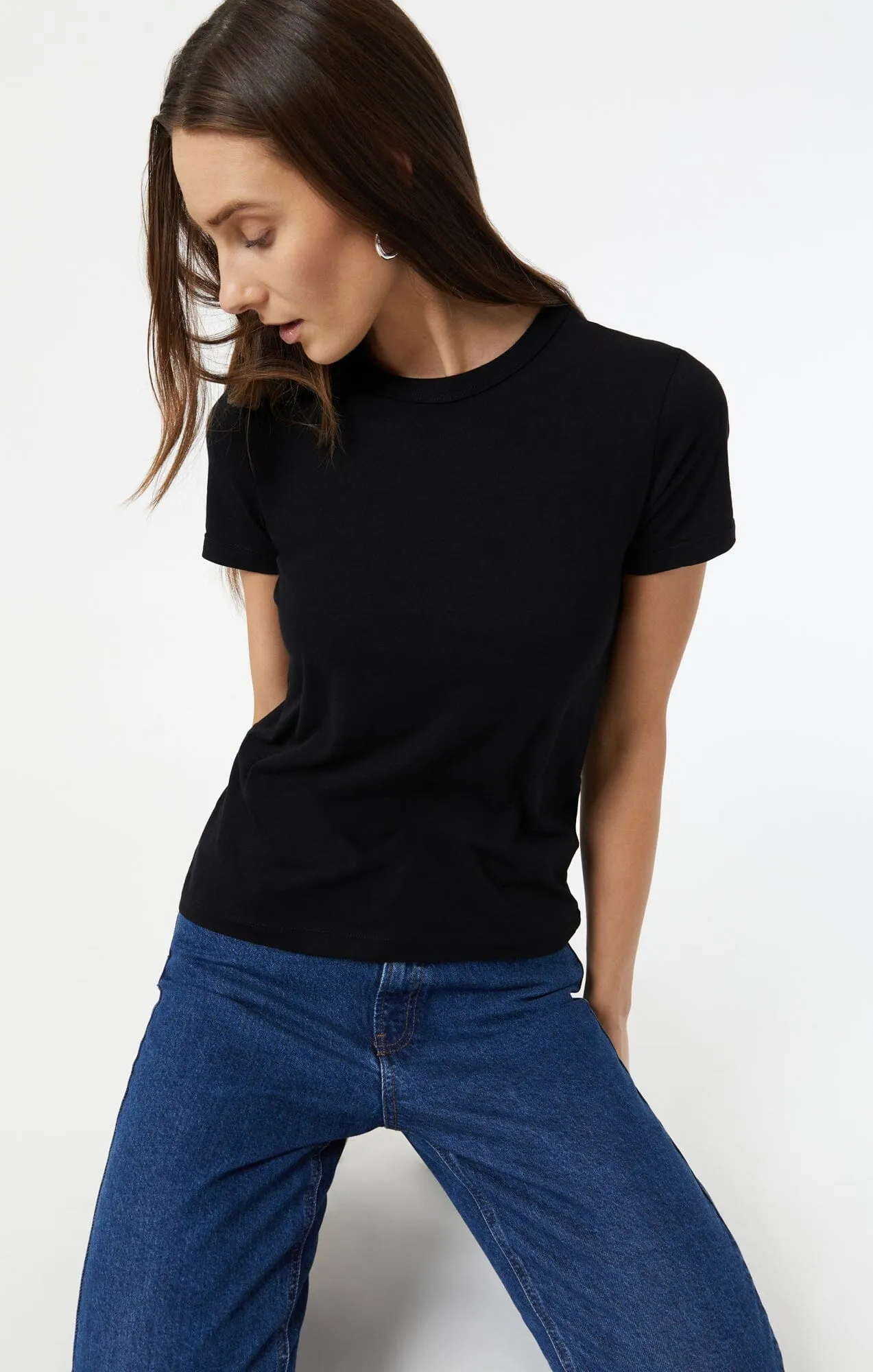 SLIM CREW NECK T-SHIRT IN BLACK