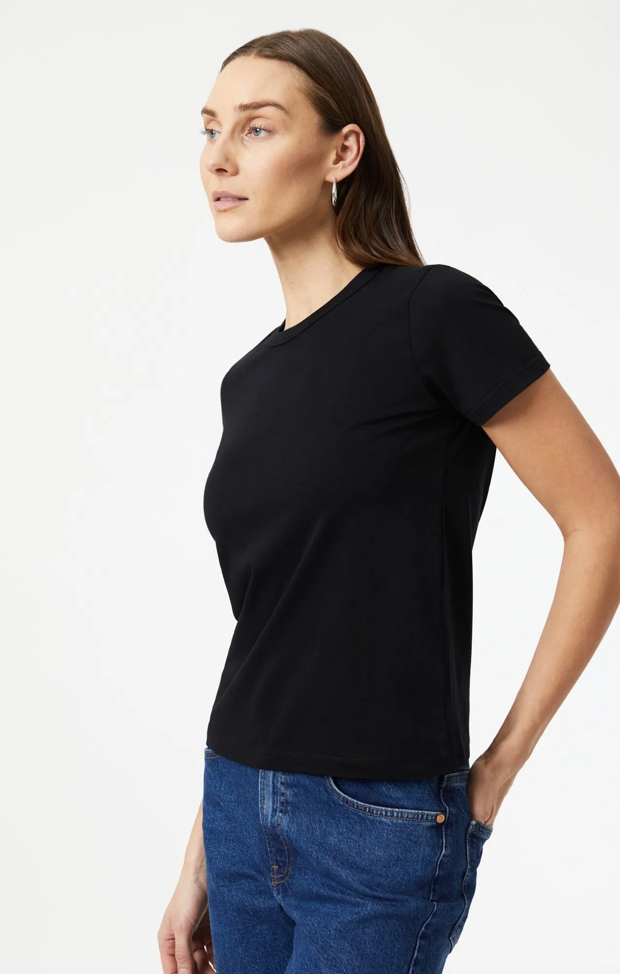 SLIM CREW NECK T-SHIRT IN BLACK