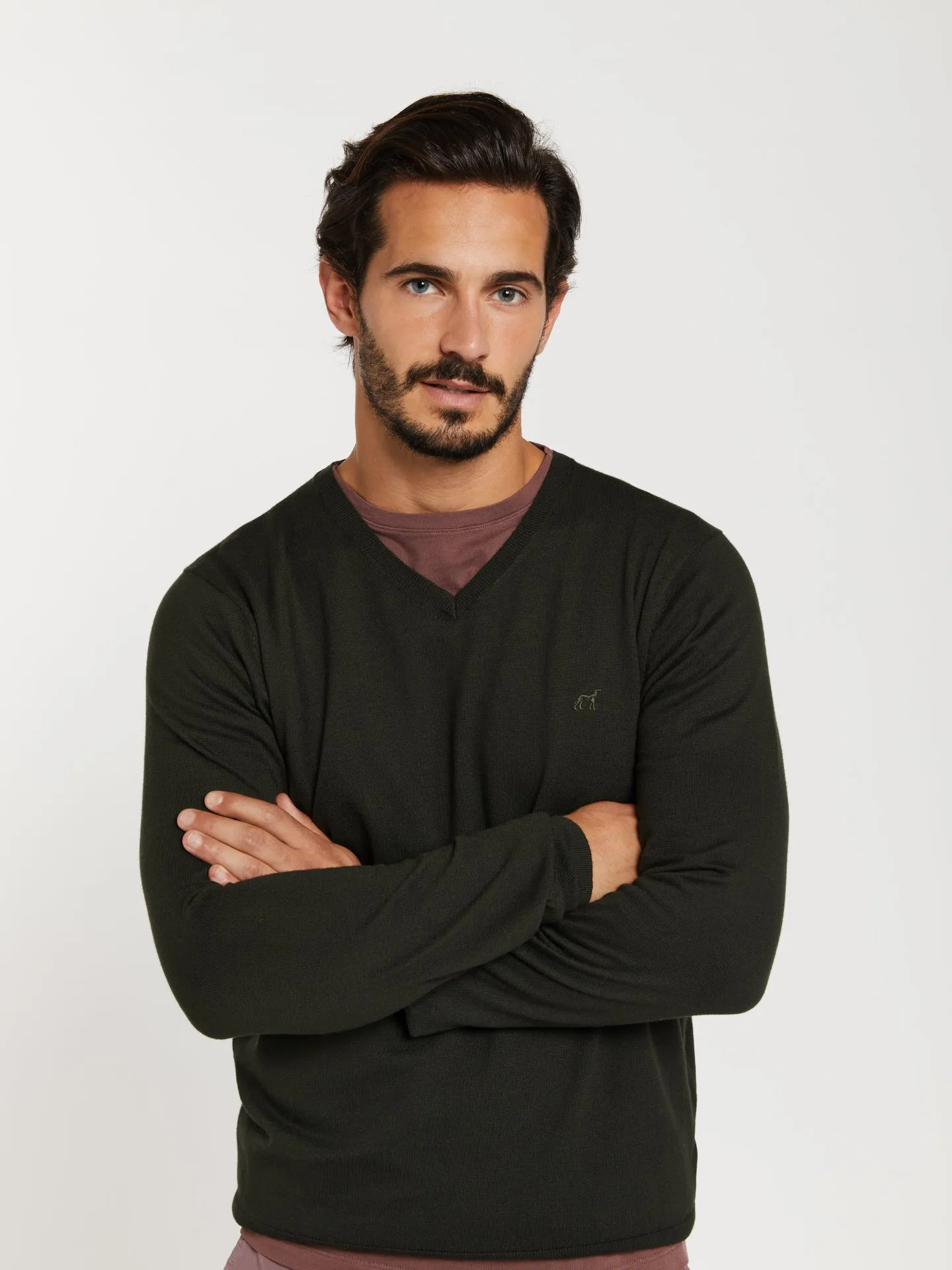 V-neck sweater with contrasting piping