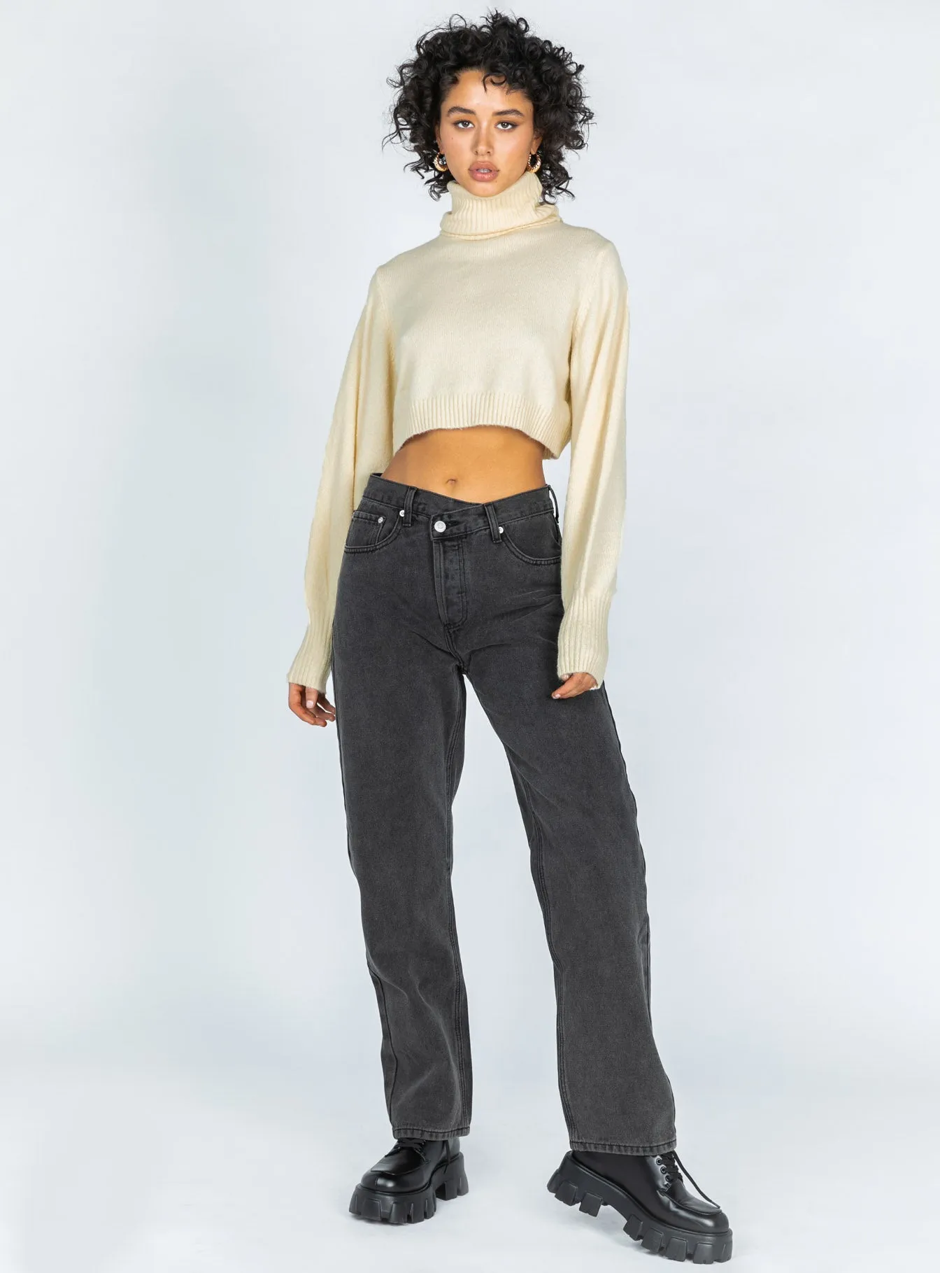 Zahara Cropped Turtleneck Sweater Cream